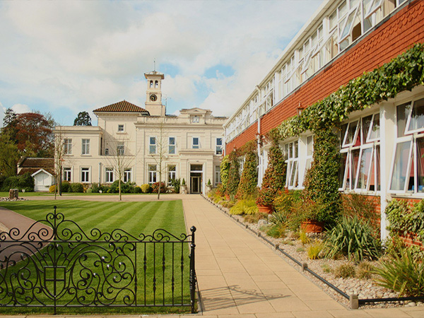 St George's College